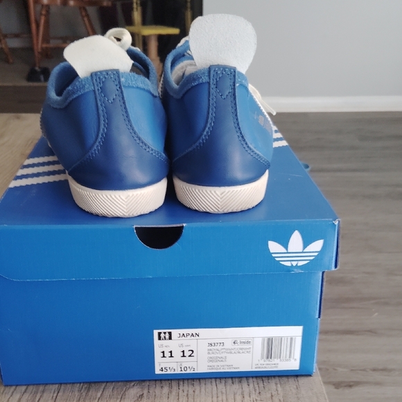 Adidas Men's Blue and White Sneakers - Picture 5 of 6